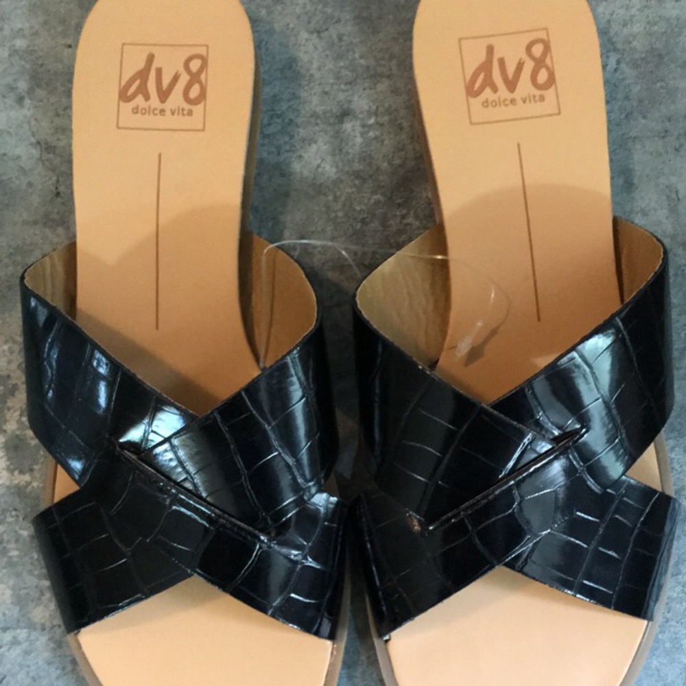 DV8 by Dolce Vita